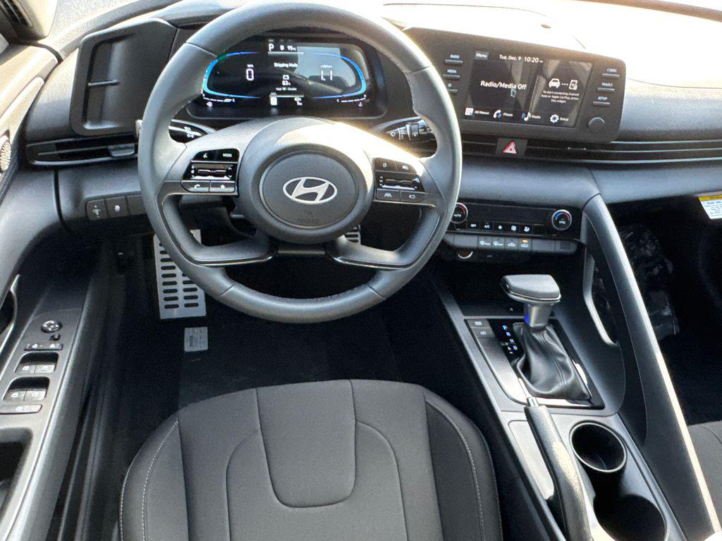 New 2026 White HYUNDAI SEL Sport image 14