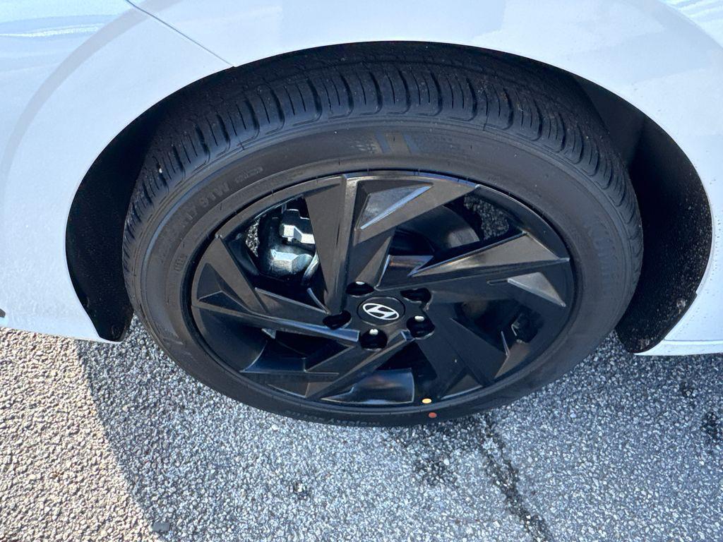 New 2026 White HYUNDAI SEL Sport image 21