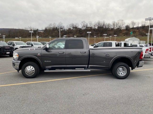 2022 RAM 3500 Laramie Crew Cab 4x4 8 Box