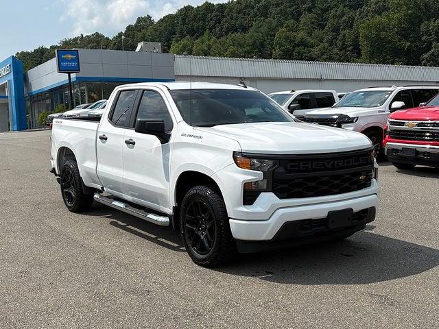 2022 Chevrolet Silverado 1500 4WD Double Cab Standard Bed Custom 2022 Chevrolet Silverado 1500 4WD Double Cab Standard Bed Custom