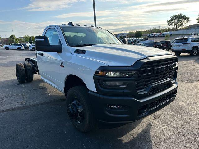 2026 RAM Ram 3500 Chassis Cab RAM 3500 TRADESMAN CHASSIS REGULAR CAB 4X4 84 CA