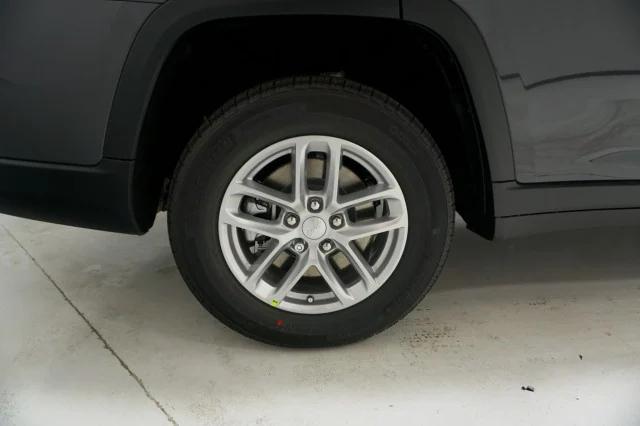 2025 Jeep Grand Cherokee Laredo X 4x4