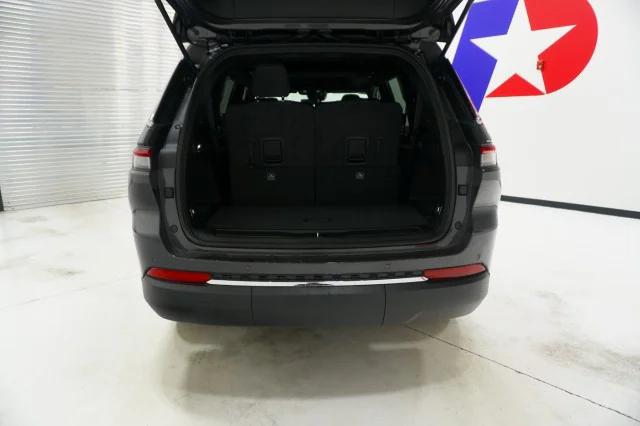 2025 Jeep Grand Cherokee Laredo X 4x4