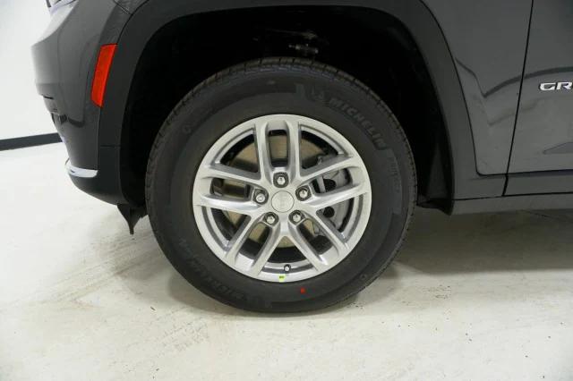 2025 Jeep Grand Cherokee Laredo X 4x4
