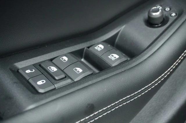 2025 Jeep Grand Cherokee Laredo X 4x4