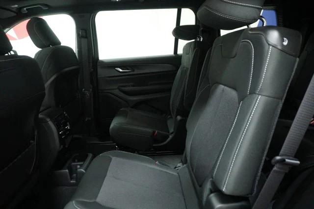 2025 Jeep Grand Cherokee Laredo X 4x4
