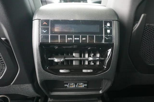 2025 Jeep Grand Cherokee Laredo X 4x4