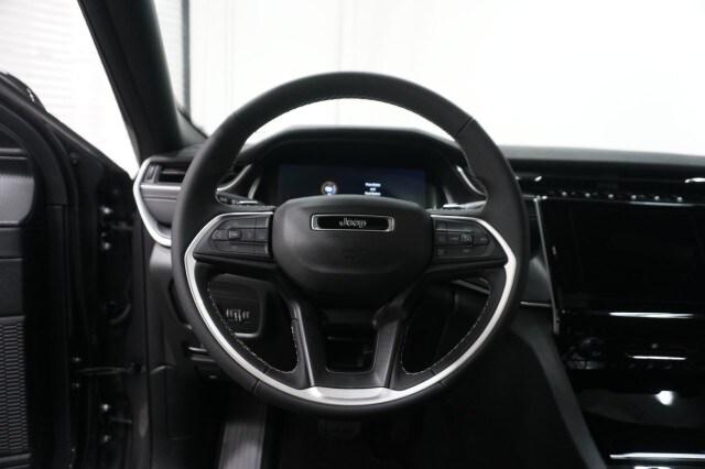 2025 Jeep Grand Cherokee Laredo X 4x4