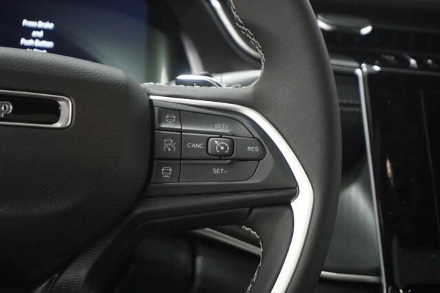 2025 Jeep Grand Cherokee Laredo X 4x4