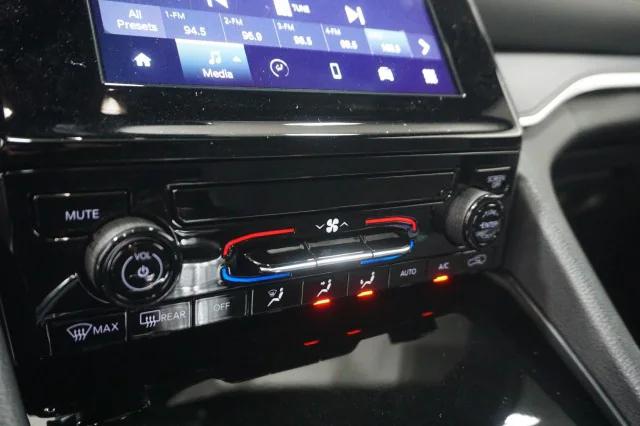 2025 Jeep Grand Cherokee Laredo X 4x4