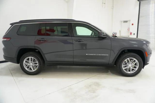 2025 Jeep Grand Cherokee Laredo X 4x4