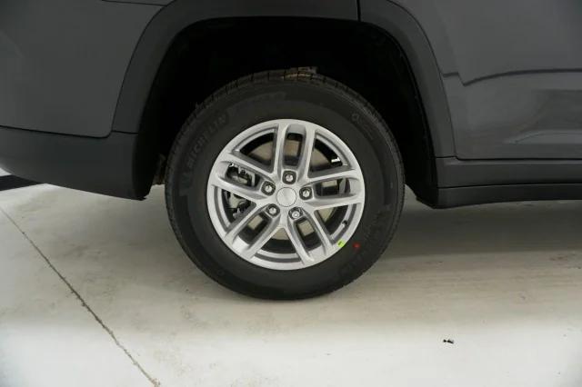 2025 Jeep Grand Cherokee Laredo X 4x4