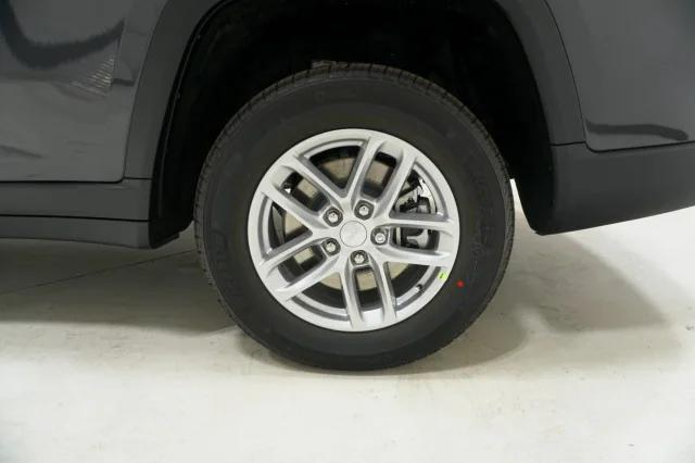 2025 Jeep Grand Cherokee Laredo X 4x4