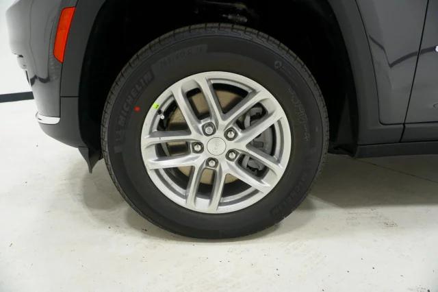 2025 Jeep Grand Cherokee Laredo X 4x4