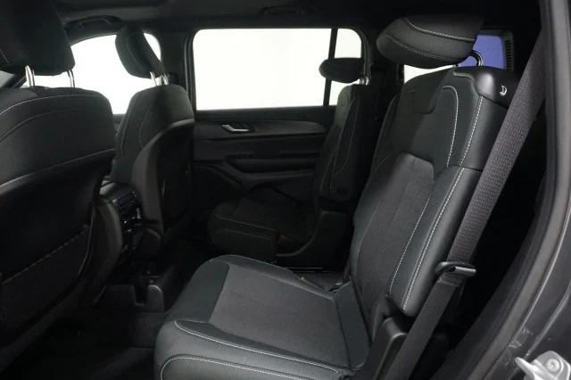 2025 Jeep Grand Cherokee Laredo X 4x4