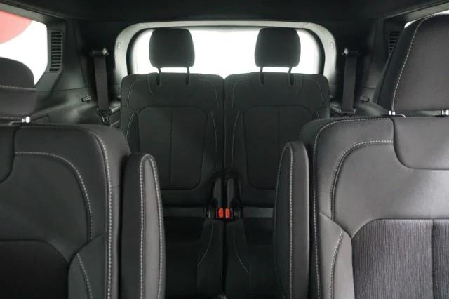 2025 Jeep Grand Cherokee Laredo X 4x4