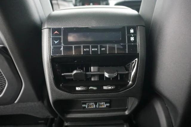 2025 Jeep Grand Cherokee Laredo X 4x4