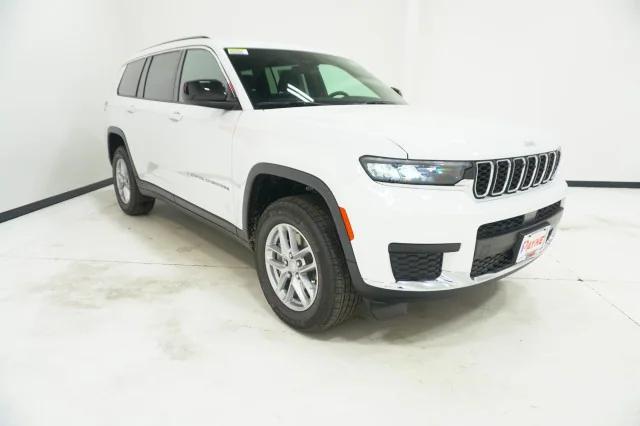 2025 Jeep Grand Cherokee Laredo X 4x4