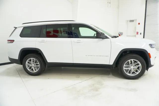 2025 Jeep Grand Cherokee Laredo X 4x4