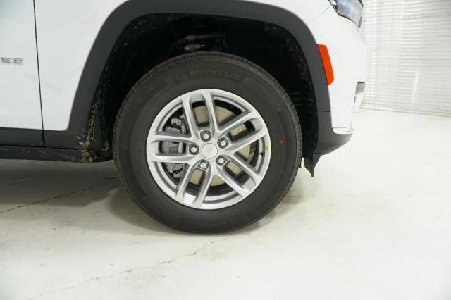 2025 Jeep Grand Cherokee Laredo X 4x4