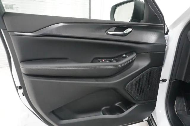 2025 Jeep Grand Cherokee Laredo X 4x4