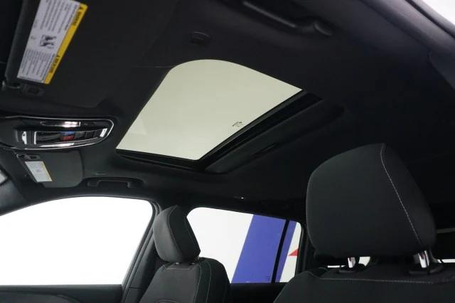 2025 Jeep Grand Cherokee Laredo X 4x4