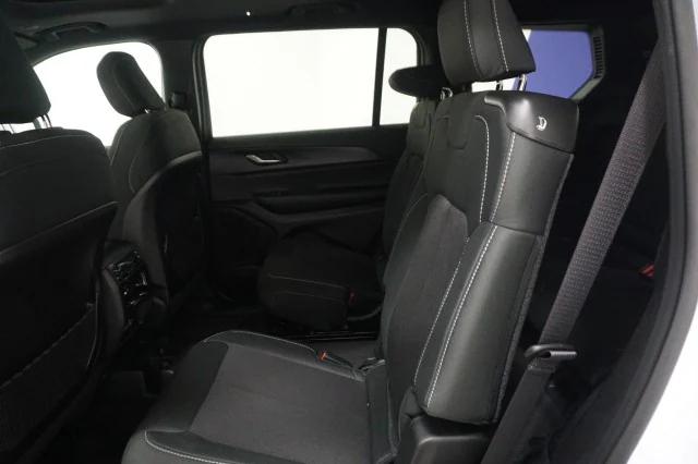 2025 Jeep Grand Cherokee Laredo X 4x4