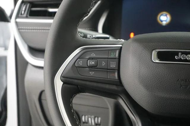 2025 Jeep Grand Cherokee Laredo X 4x4