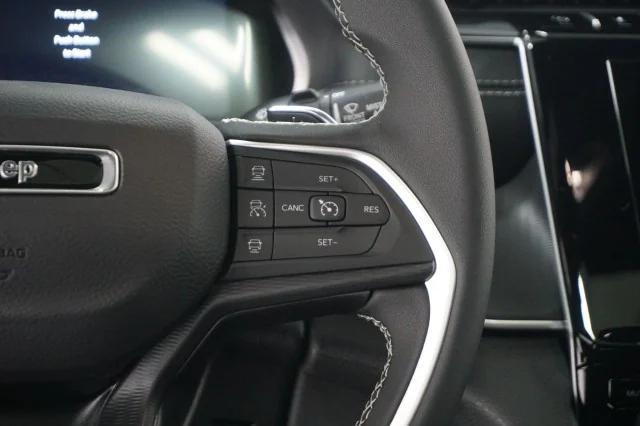 2025 Jeep Grand Cherokee Laredo X 4x4