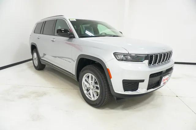2025 Jeep Grand Cherokee Laredo X 4x4