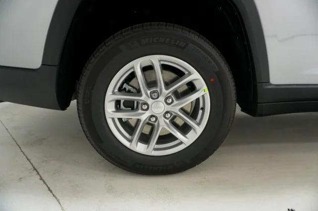 2025 Jeep Grand Cherokee Laredo X 4x4