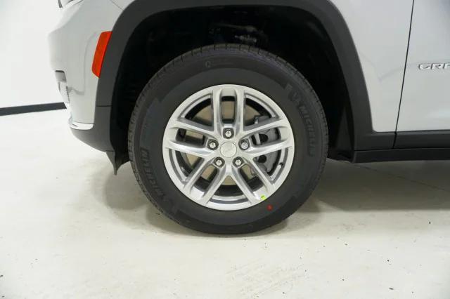 2025 Jeep Grand Cherokee Laredo X 4x4