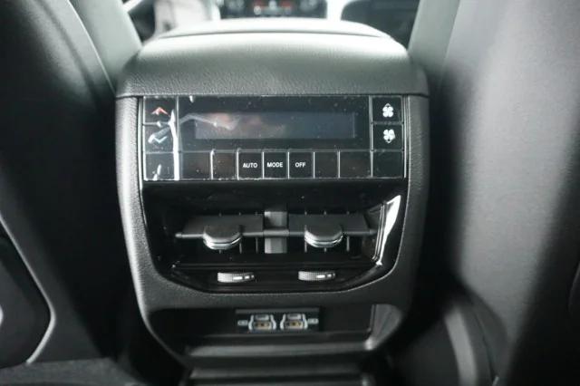 2025 Jeep Grand Cherokee Laredo X 4x4