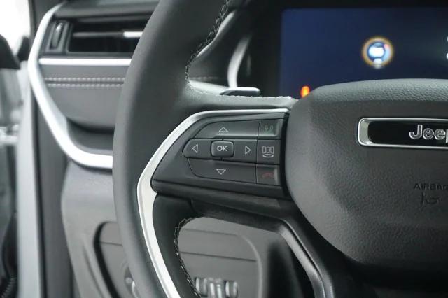 2025 Jeep Grand Cherokee Laredo X 4x4