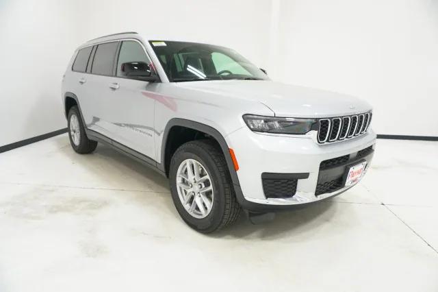 2025 Jeep Grand Cherokee Laredo X 4x4