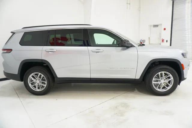 2025 Jeep Grand Cherokee Laredo X 4x4