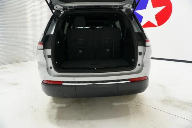 2025 Jeep Grand Cherokee Laredo X 4x4
