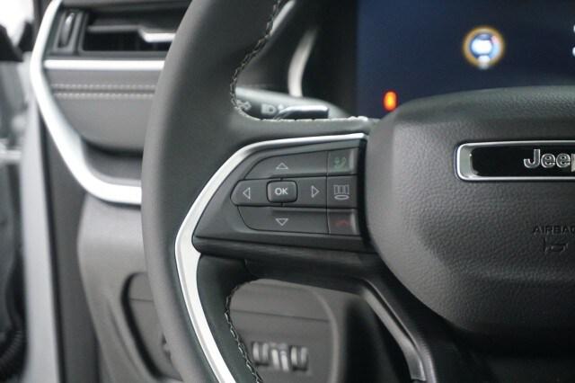2025 Jeep Grand Cherokee Laredo X 4x4