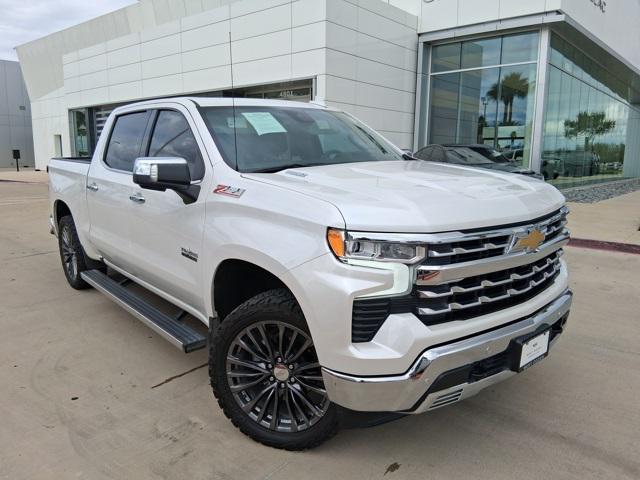 2022 Chevrolet Silverado 1500 4WD Crew Cab Short Bed LTZ