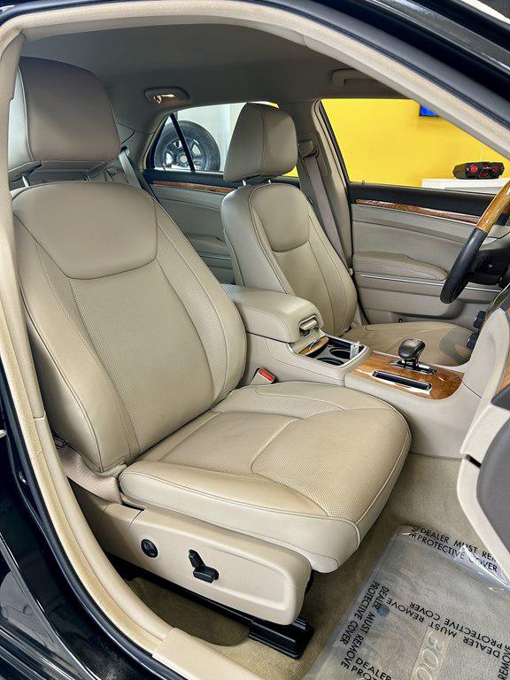 2014 Chrysler 300 Unknown