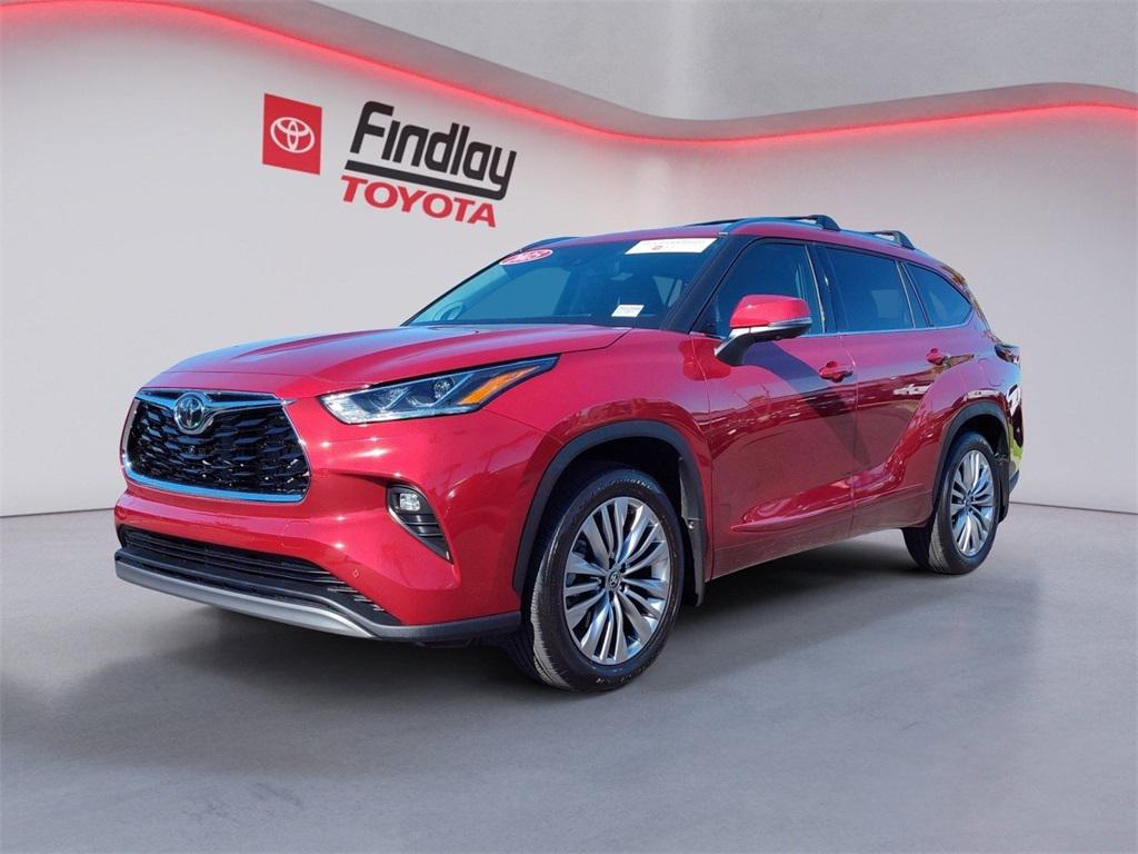 2025 Toyota Highlander Platinum's photo