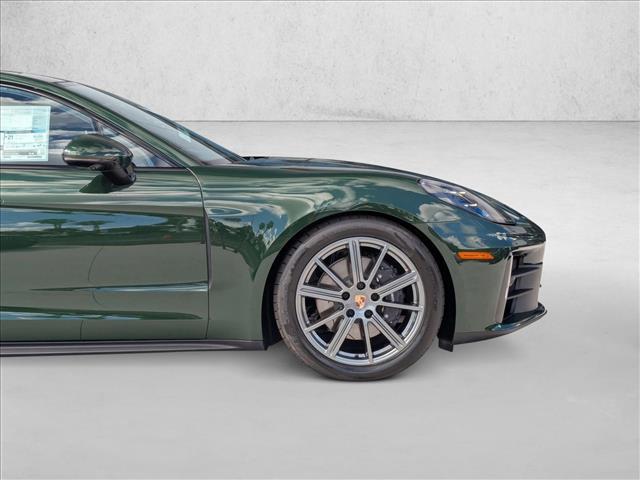 2026 Porsche Panamera 4