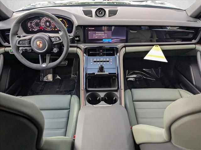 2026 Porsche Panamera 4