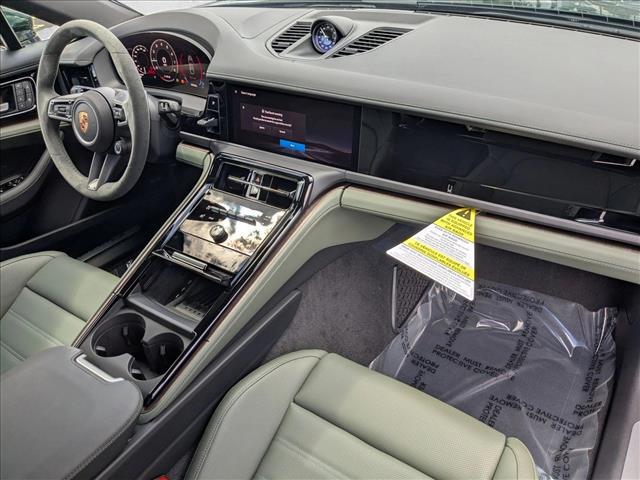 2026 Porsche Panamera 4
