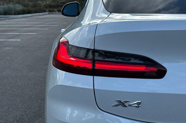 2023 BMW X4 xDrive30i