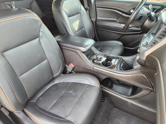 2022 GMC Acadia AWD AT4