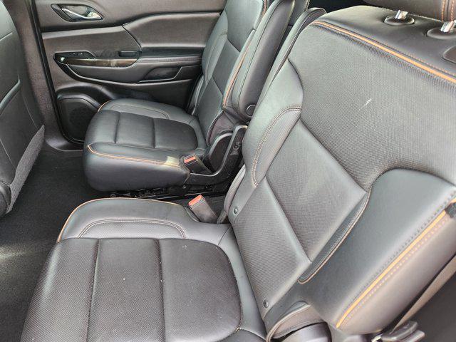 2022 GMC Acadia AWD AT4