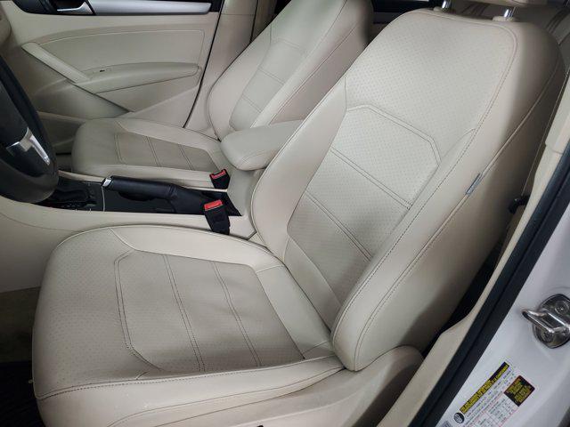 2015 Volkswagen Passat 1.8T Limited Edition