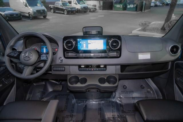 2026 Mercedes-Benz Sprinter Crew Van Standard Roof 4-Cyl Diesel