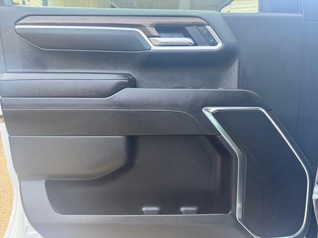 2023 Chevrolet Silverado 1500 4WD Crew Cab Standard Bed LT